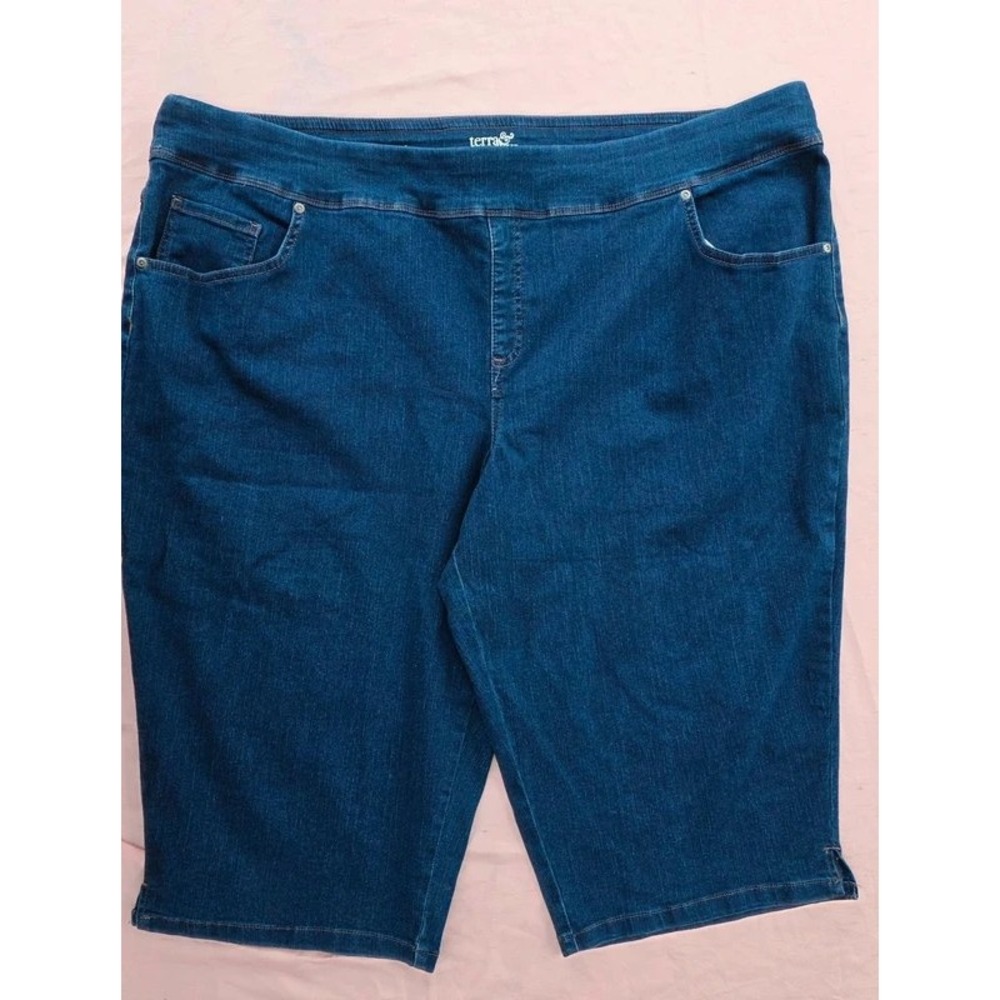 Terra & Sky Dark Wash Pull On Denim Capri Pants Plus Size 3X 24W-26W